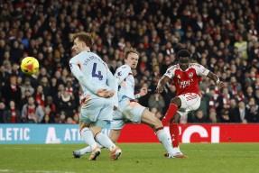 易游体育集团-阿森纳主场击败莱斯特城，保持领先