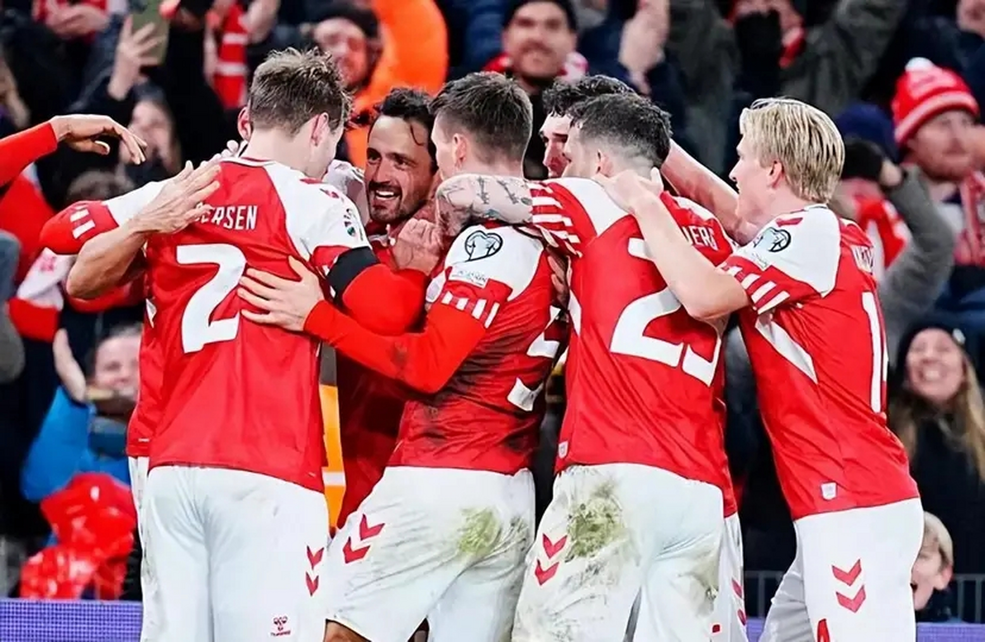 足球精英对决，欧洲比赛引发热烈讨论