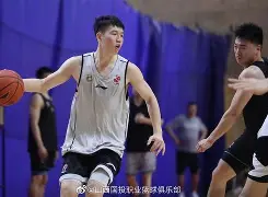 关于NBA球员在社交媒体上晒出与家人的幸福时光的信息