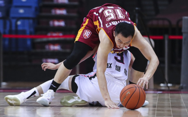 关于雄心勃勃的尼克斯队正逐渐走上正轨的信息